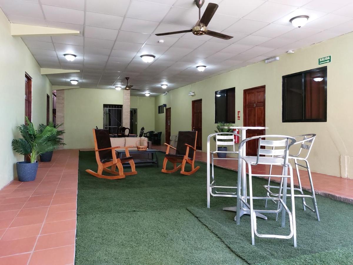 Hospedaje Los Lirios Chitré المظهر الخارجي الصورة